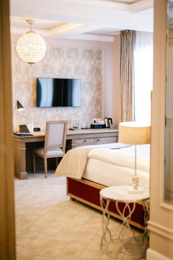 Palac Na Opieszynie Września Extérieur photo