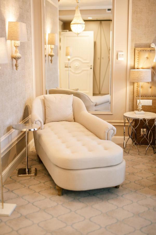 Palac Na Opieszynie Września Extérieur photo