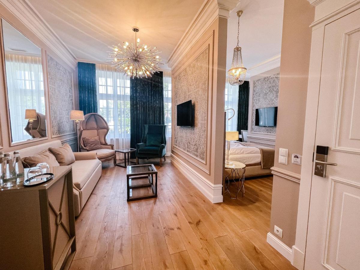 Palac Na Opieszynie Września Extérieur photo